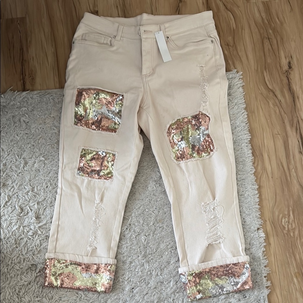 VENUS Cream and Gold Ankle Cropped Jeans